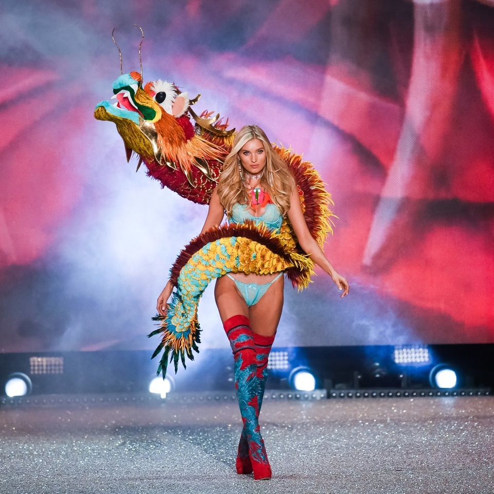 Thiên thần nội y Elsa Hosk kể chuyện đau đớn khi sinh con tại nhà - 6 Thiên thần nội y Elsa Hosk kể chuyện đau đớn khi sinh con tại nhà - 6