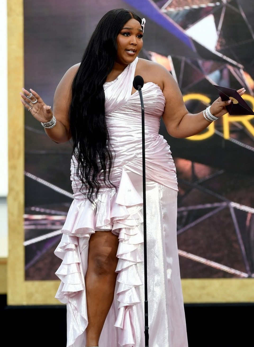 Lizzo tung ảnh áo tắm khoe dáng ngoại cỡ - 6 Lizzo tung ảnh áo tắm khoe dáng ngoại cỡ - 6