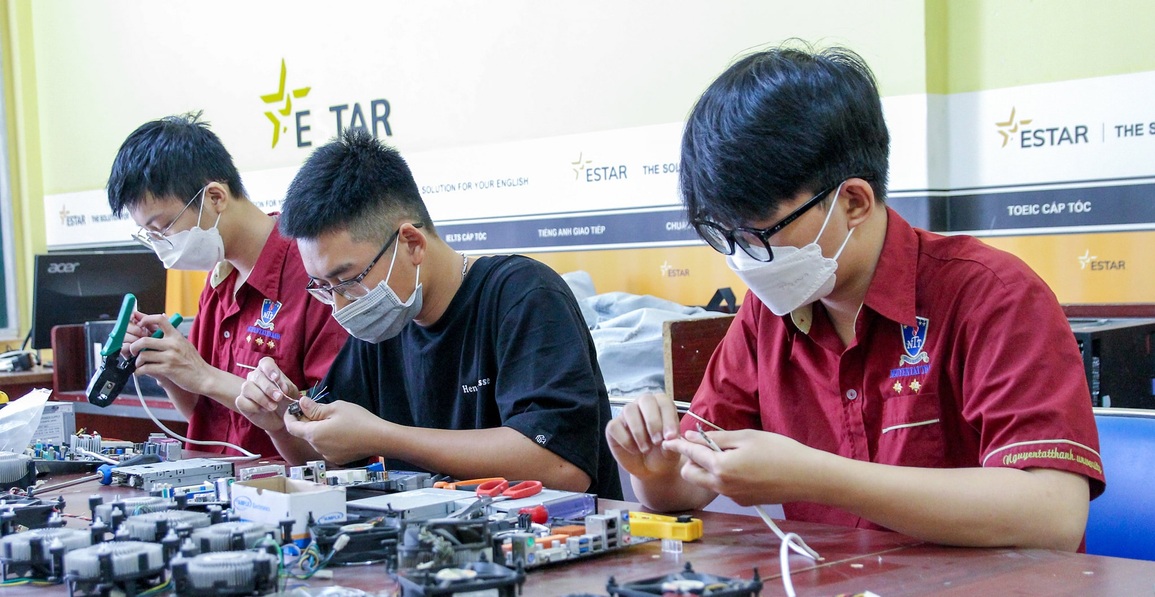 Hậu đại dịch, học nghề gì mau giàu? - 1 Hậu đại dịch, học nghề gì mau giàu? - 1