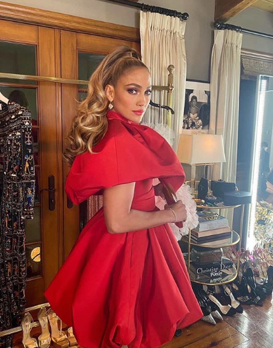 Jennifer Lopez trẻ đẹp như công chúa - 5