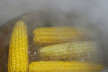 Phát hiện ngô luộc nhiễm chất bảo quản Nitrit