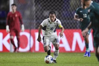 Chanathip lên tiếng sau khi bị cầu thủ Iraq chơi thô bạo