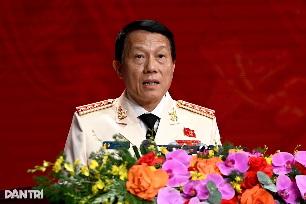 Tổng Bí thư trao tặng Huân chương Sao Vàng cho lực lượng Công an nhân dân - 2 Tổng Bí thư trao tặng Huân chương Sao Vàng cho lực lượng Công an nhân dân - 2