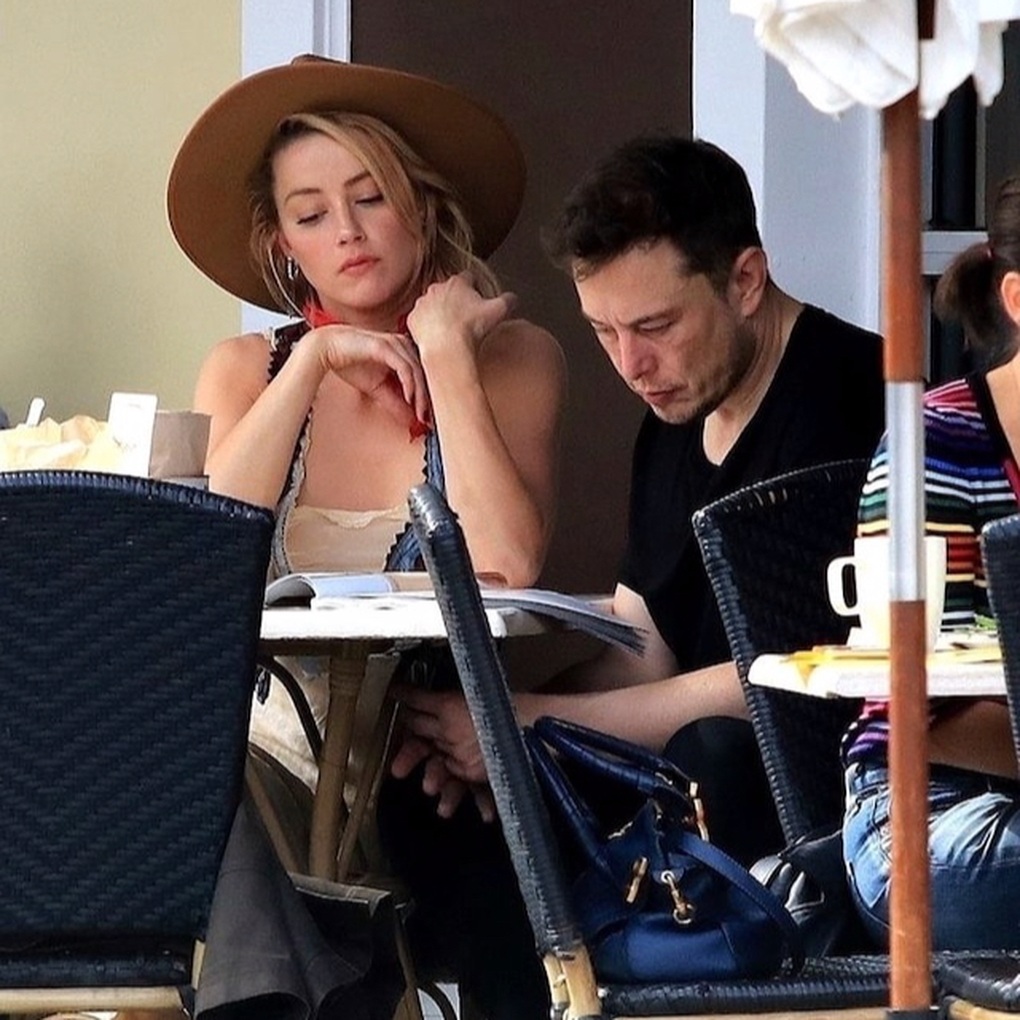 Cuộc tình sóng gió của tỷ phú Elon Musk và “mỹ nhân tỷ lệ vàng” Amber Heard - 3 Cuộc tình sóng gió của tỷ phú Elon Musk và “mỹ nhân tỷ lệ vàng” Amber Heard - 3