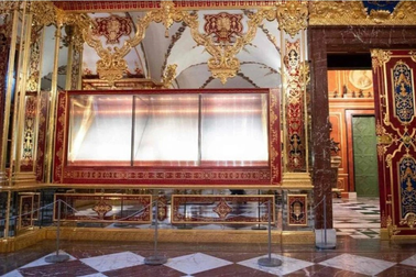 Trộm 123 triệu USD trang sức, 5 người bị kết án tù