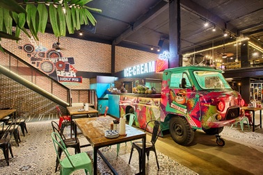 Du khách mê li chuỗi ẩm thực vừa ra mắt tại Cocobay Đà Nẵng