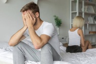 Cưng bạn gái như trứng mỏng vẫn bị đòi chia tay vì "anh không quan tâm"