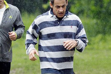 Rời điện Elysee, Sarkozy thất nghiệp cùng tương lai mờ mịt