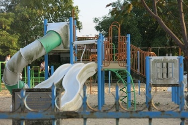 Công viên tiền tỷ xuống cấp nghiêm trọng