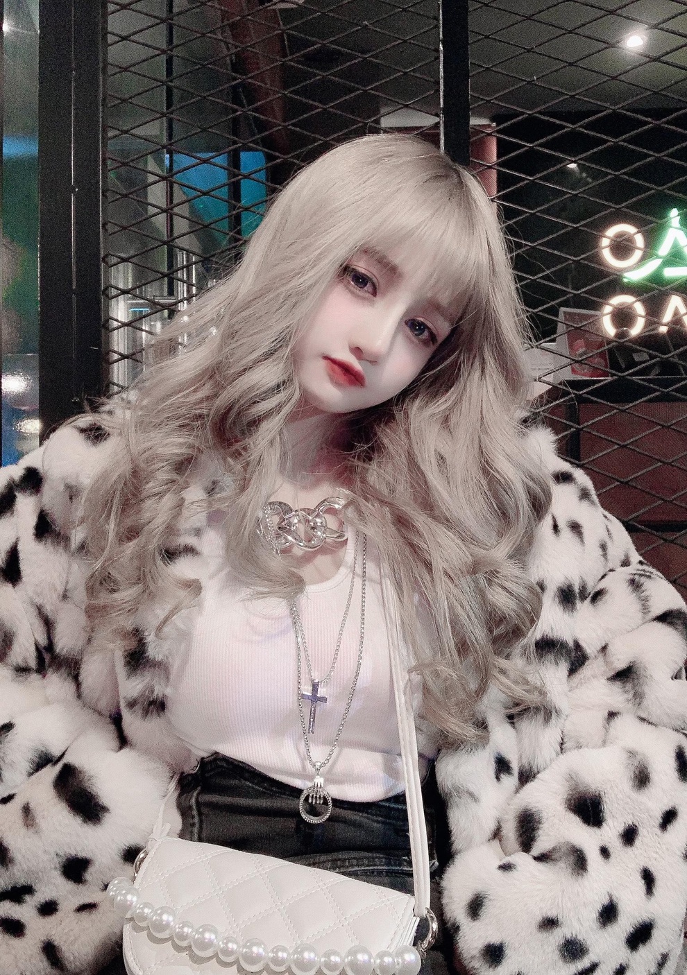 Sở hữu vẻ đẹp không tuổi, hot girl gây bất ngờ khi tiết lộ năm sinh - 9 Sở hữu vẻ đẹp không tuổi, hot girl gây bất ngờ khi tiết lộ năm sinh - 9