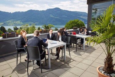 Thực tập lương cao và học bổng khủng từ trường IMI, Thuỵ Sĩ