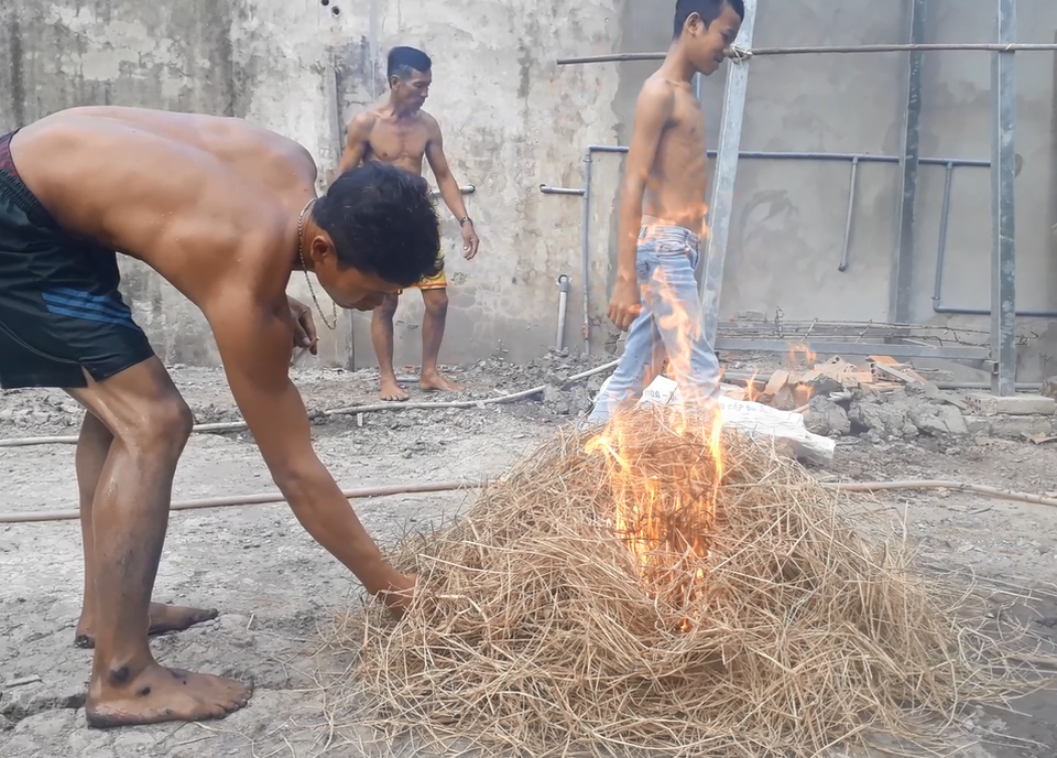 Háo hức tát ao, bắt cá ngày Tết - 11 Háo hức tát ao, bắt cá ngày Tết - 11