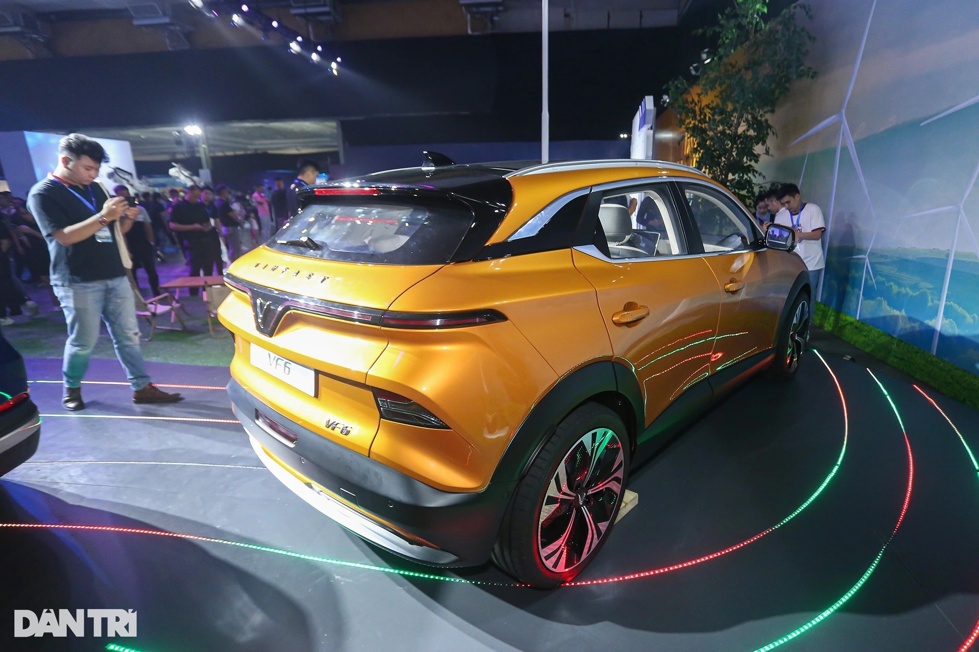 Triển lãm xe điện VinFast: Đa dạng sản phẩm, nhiều hoạt động trải nghiệm - 10