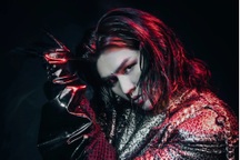 Siêu mẫu Đình Quyền ma mị trong bộ ảnh mới