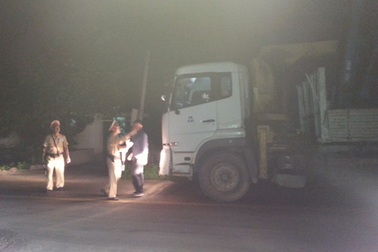 Phạt xe quá tải trên quốc lộ 5: Doanh nghiệp kêu cứu