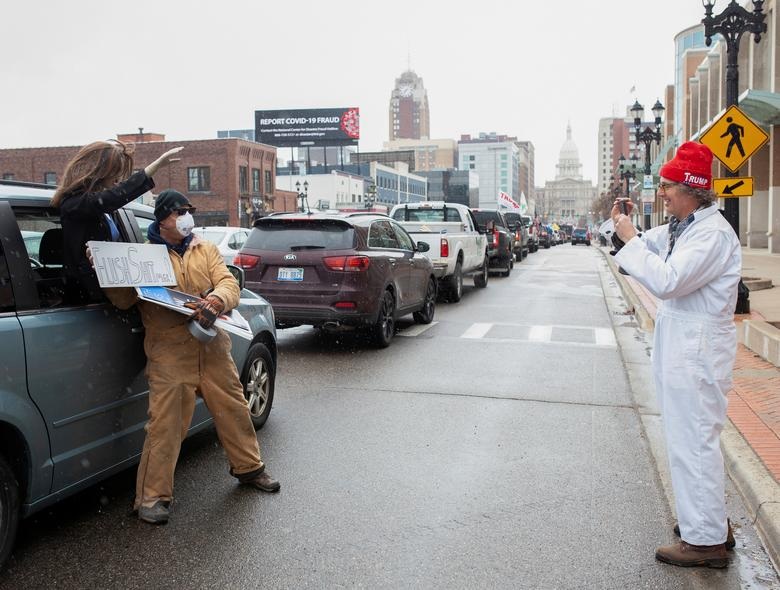 Người Mỹ giận dữ vì ở trong nhà quá lâu giữa dịch Covid-19 - 12