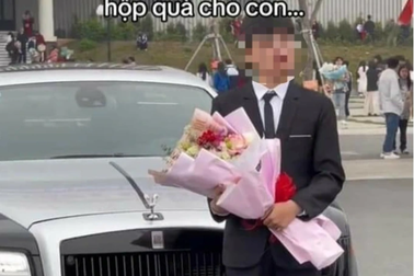 Câu chuyện "bố tặng con Rolls- Royce": Một tiệm ảnh ở Hà Nội xin lỗi