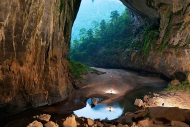 Khai thác tiềm năng du lịch đi đôi với bảo vệ rừng di sản