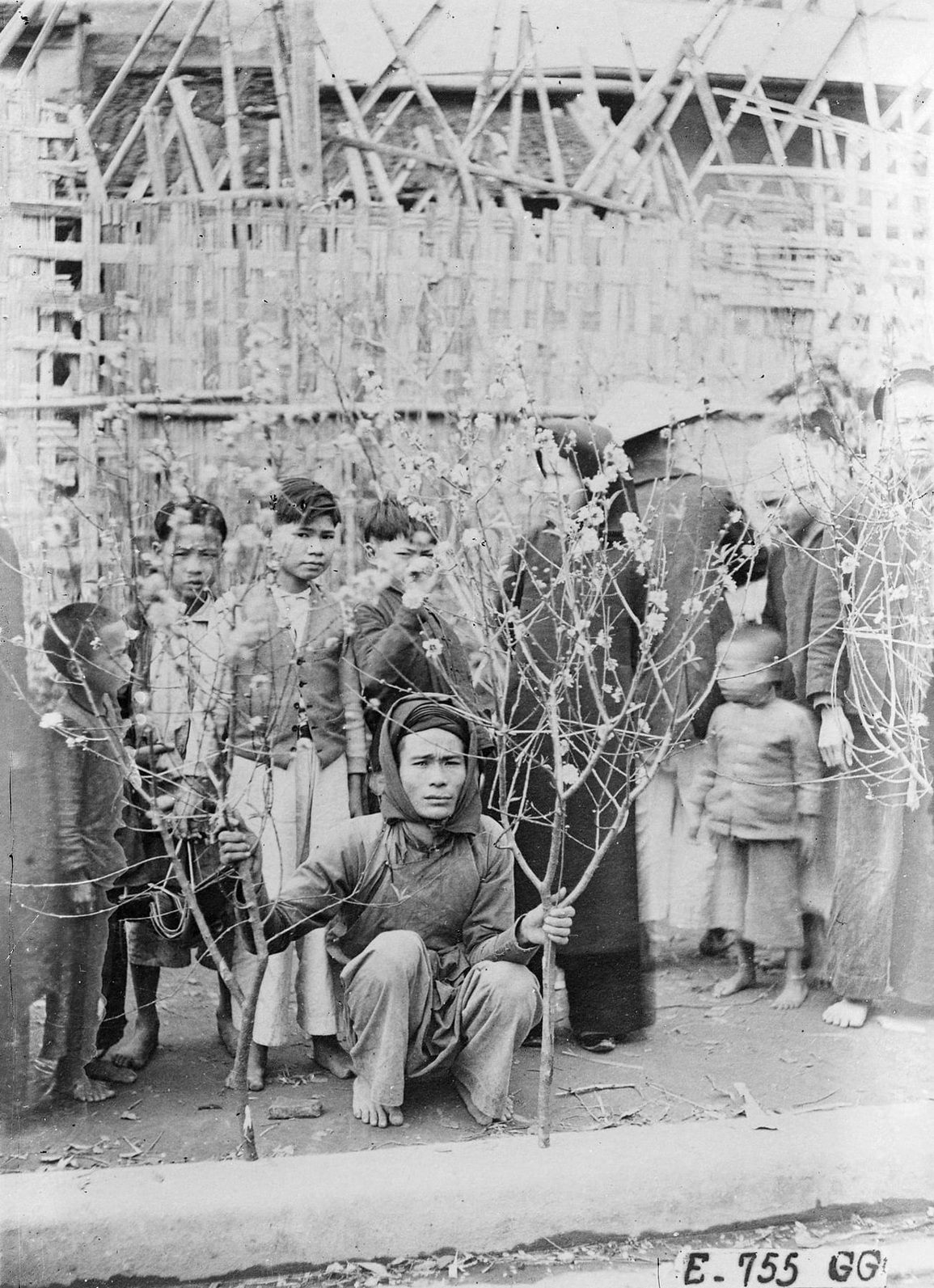 Hình ảnh hiếm về Tết Hà Nội 100 năm trước: 1 thế kỷ vẫn thân thương đến lạ! - 11