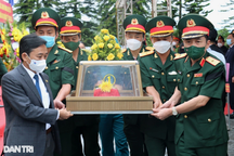 Xúc động ngày đón các anh trở về với đất mẹ