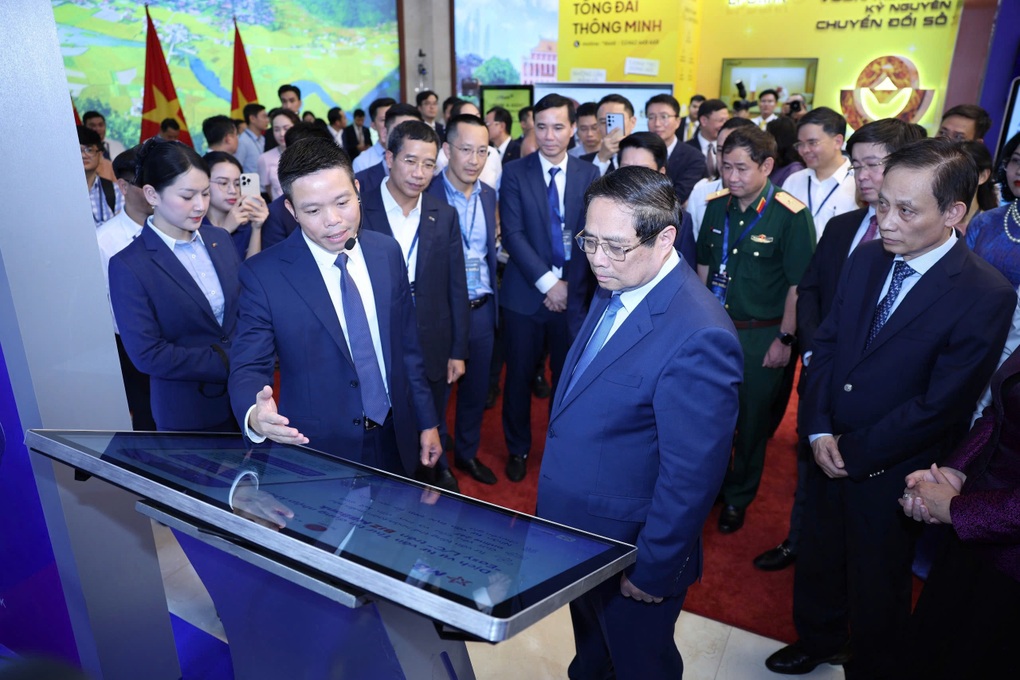 MB giới thiệu Biz MBBank - tài chính doanh nghiệp toàn diện tại Ngày chuyển đổi số 2025 - 2 MB giới thiệu Biz MBBank - tài chính doanh nghiệp toàn diện tại Ngày chuyển đổi số 2025 - 2