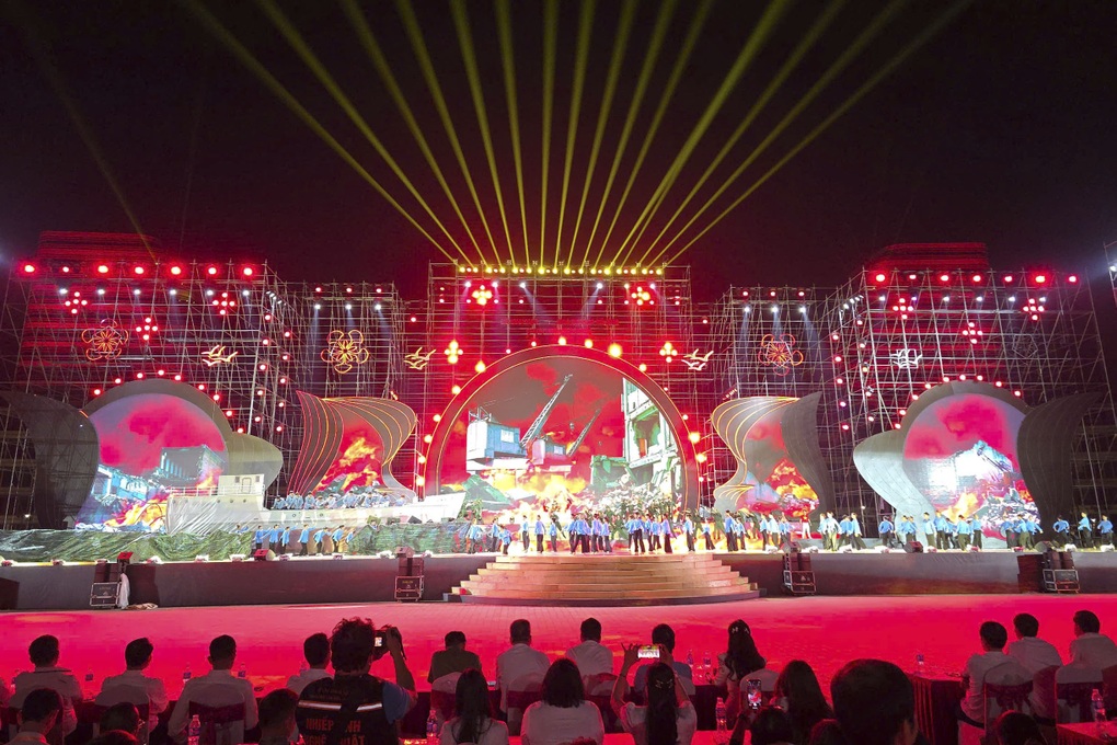 Hải Phòng tổng duyệt chương trình kỷ niệm 70 năm Ngày giải phóng thành phố - 1 Hải Phòng tổng duyệt chương trình kỷ niệm 70 năm Ngày giải phóng thành phố - 1