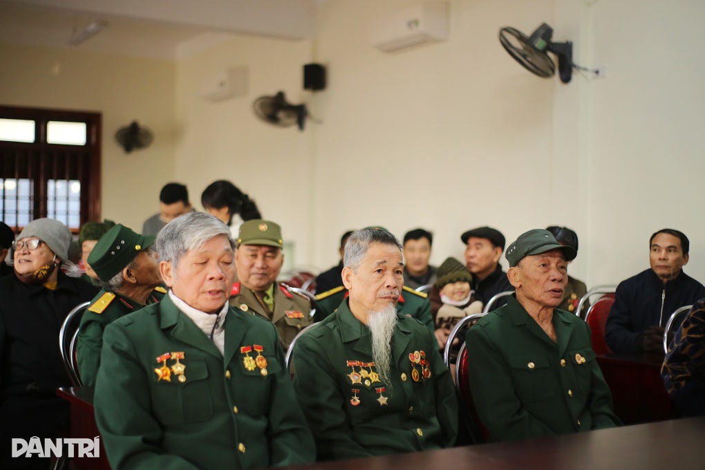 Báo Dân trí thăm, tặng quà Tết tới các gia đình người có công tại Hà Giang - 2 Báo Dân trí thăm, tặng quà Tết tới các gia đình người có công tại Hà Giang - 2