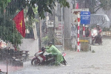 Hà Nội chiều tối nay có thể mưa rào và dông