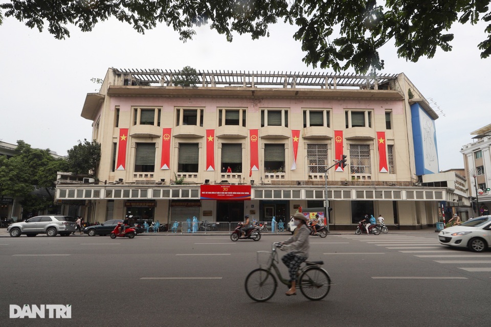 Cách ly y tế tòa nhà 91 Đinh Tiên Hoàng ngay sát hồ Gươm do dịch Covid-19 - 1 Cách ly y tế tòa nhà 91 Đinh Tiên Hoàng ngay sát hồ Gươm do dịch Covid-19 - 1