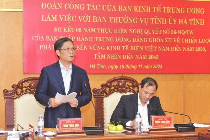 Trưởng Ban Kinh tế Trung ương Trần Tuấn Anh phát biểu tại buổi làm việc.