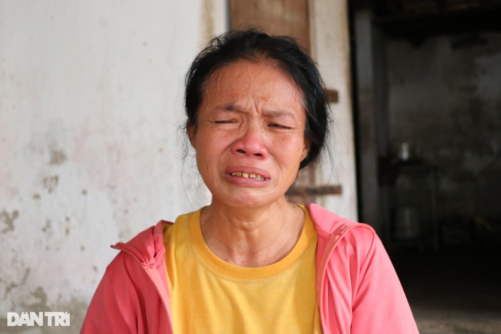 Hai người phụ nữ trong gia đình cùng khổ, ước có bữa ăn tươm tất - 5 Hai người phụ nữ trong gia đình cùng khổ, ước có bữa ăn tươm tất - 5