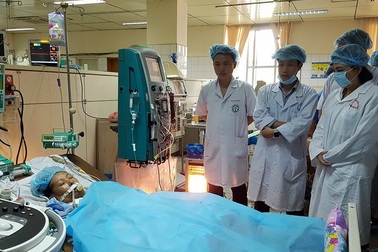 Bệnh nhân nặng cuối cùng vụ sốc chạy thận có hi vọng chuyển biến sức khoẻ