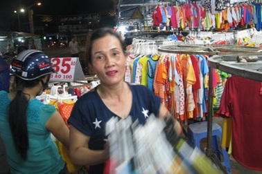 Một lần thong thả dạo chợ đêm Hồ Nước Ngọt