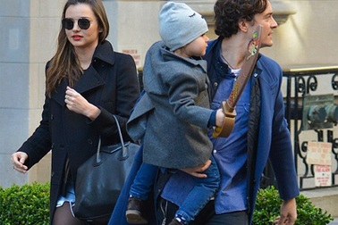 Vợ chồng Miranda Kerr vẫn đi cùng nhau