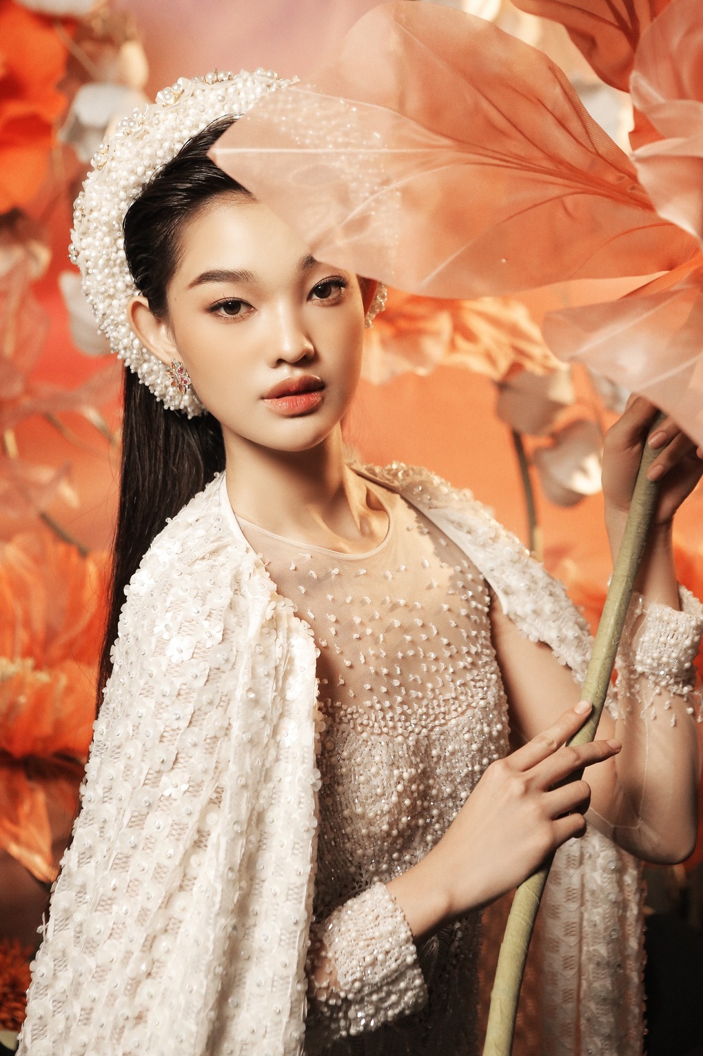 Búp bê sống Bé Quyên: Ngày càng gợi cảm, phủ sóng sàn diễn thời trang - 1 Búp bê sống Bé Quyên: Ngày càng gợi cảm, phủ sóng sàn diễn thời trang - 1