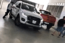 Chủ xe Ford tiếp tục tố bị lỗi hộp số, dù lùm xùm chảy dầu chưa xong