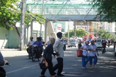 TPHCM: Đầu tư 33 tỷ đồng xây thêm 3 cầu vượt bộ hành