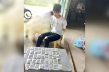 Nam thanh niên giấu 40 gói cỏ Mỹ trong cốp xe máy