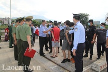 Trao trả 4 người Trung Quốc nhập cảnh trái phép vào Việt Nam