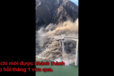 Cầu cao 172m đổ sập chỉ sau ít tháng được khánh thành