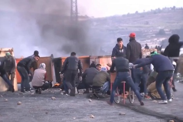 Đụng độ bùng phát sau khi Trump công nhận Jerusalem