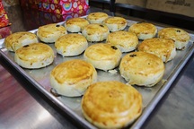 Tiệm bánh pía thu hàng trăm triệu đồng mỗi dịp cuối năm