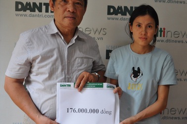 Trao 176 triệu đồng bạn đọc giúp đỡ đến bé Tâm bị u não thất