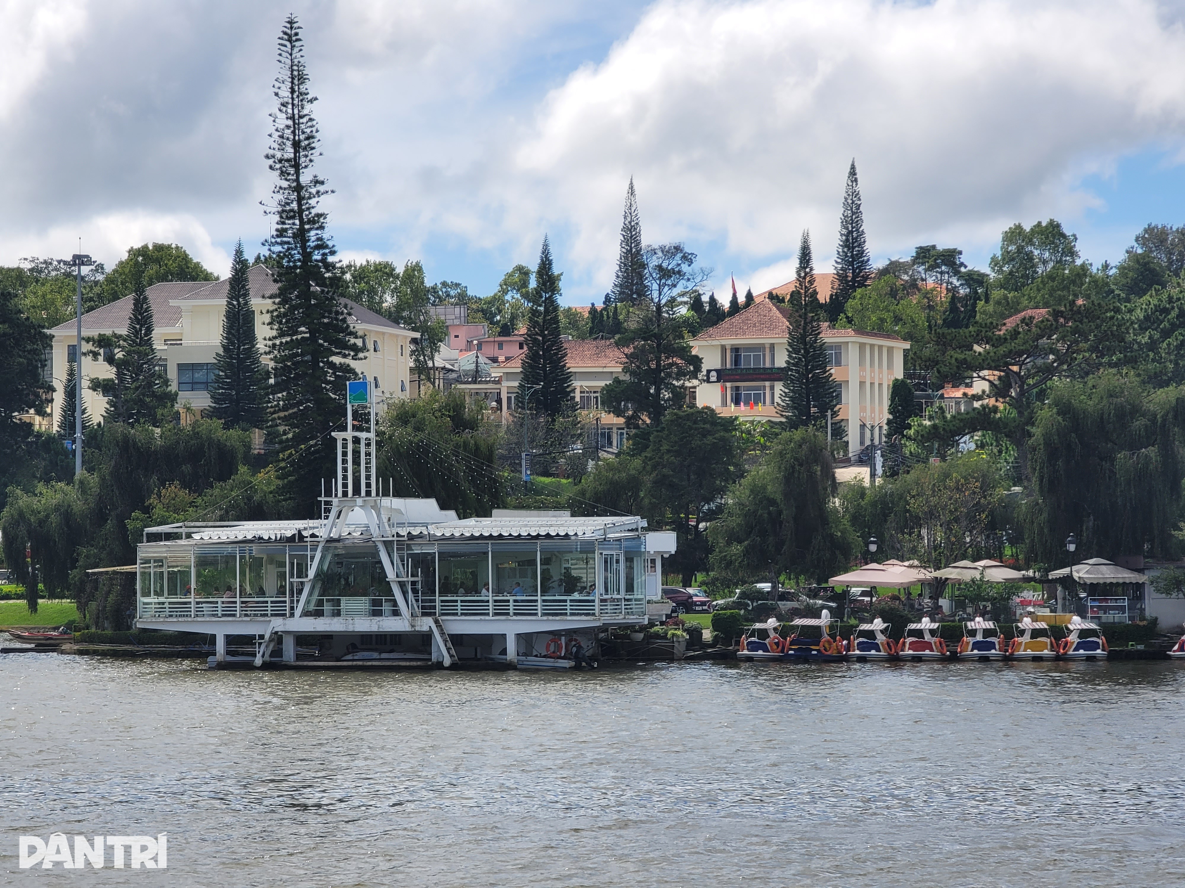 ចាប់ផ្តើមការដេញថ្លៃភោជនីយដ្ឋាន Thuy Ta នៅ Da Lat តម្លៃ ៣៦ពាន់លានដុង/១០ឆ្នាំ - ២ Khởi điểm đấu giá nhà hàng Thủy Tạ ở Đà Lạt, giá 36 tỷ đồng/10 năm - 2