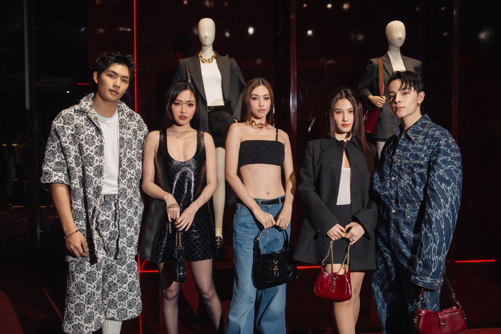 Hồ Ngọc Hà khoe dáng gợi cảm với áo lưới xuyên thấu và mốt quần siêu ngắn - 6 Hồ Ngọc Hà khoe dáng gợi cảm với áo lưới xuyên thấu và mốt quần siêu ngắn - 6