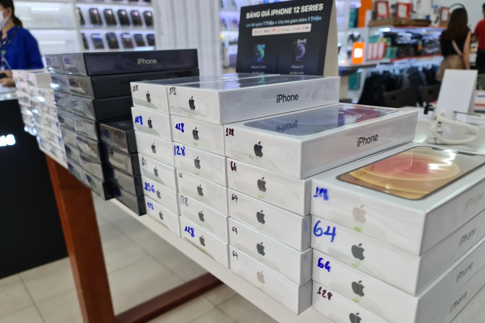 Trong tháng 5, người Việt chi gần 2.500 tỷ đồng để mua iPhone - 2 Trong tháng 5, người Việt chi gần 2.500 tỷ đồng để mua iPhone - 2
