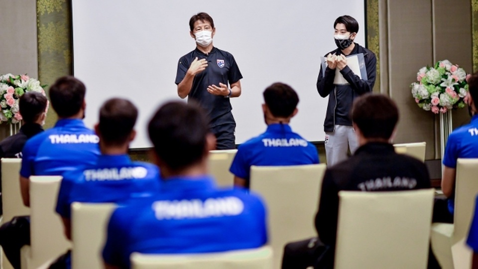 Cầu thủ Thái Lan bất phục phương pháp cầm quân hà khắc của HLV Nishino? - 1