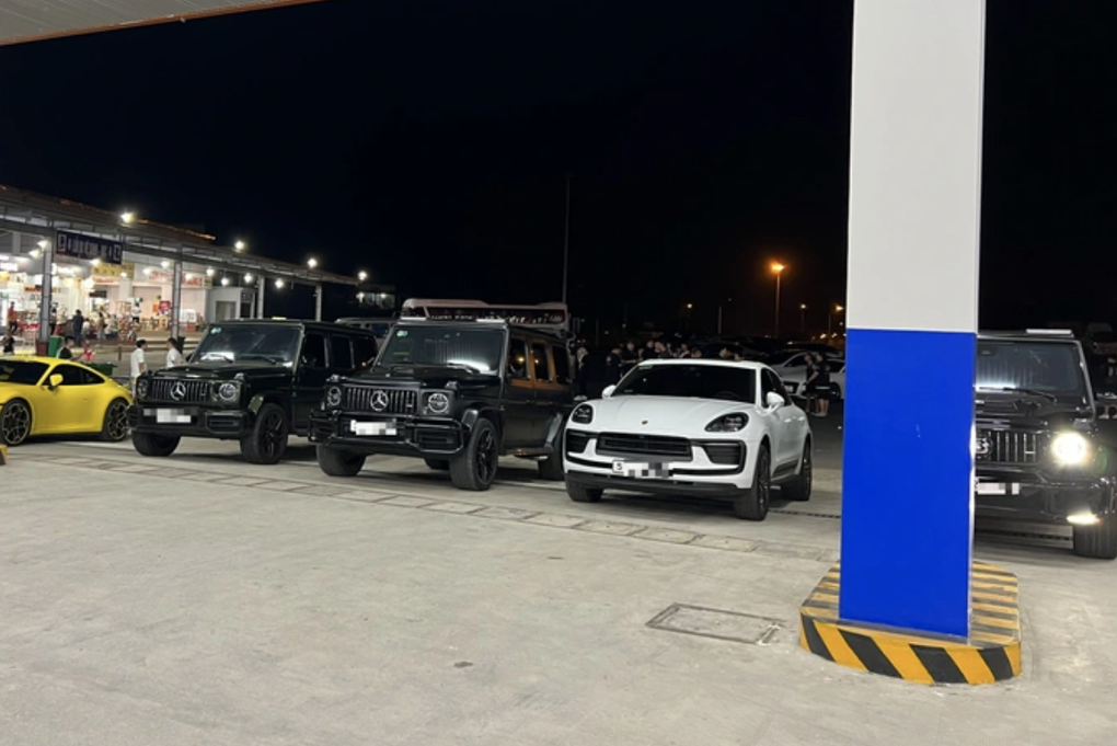 Hình phạt đối với các lỗi vi phạm của đoàn siêu xe trên cao tốc - 2 Hình phạt đối với các lỗi vi phạm của đoàn siêu xe trên cao tốc - 2