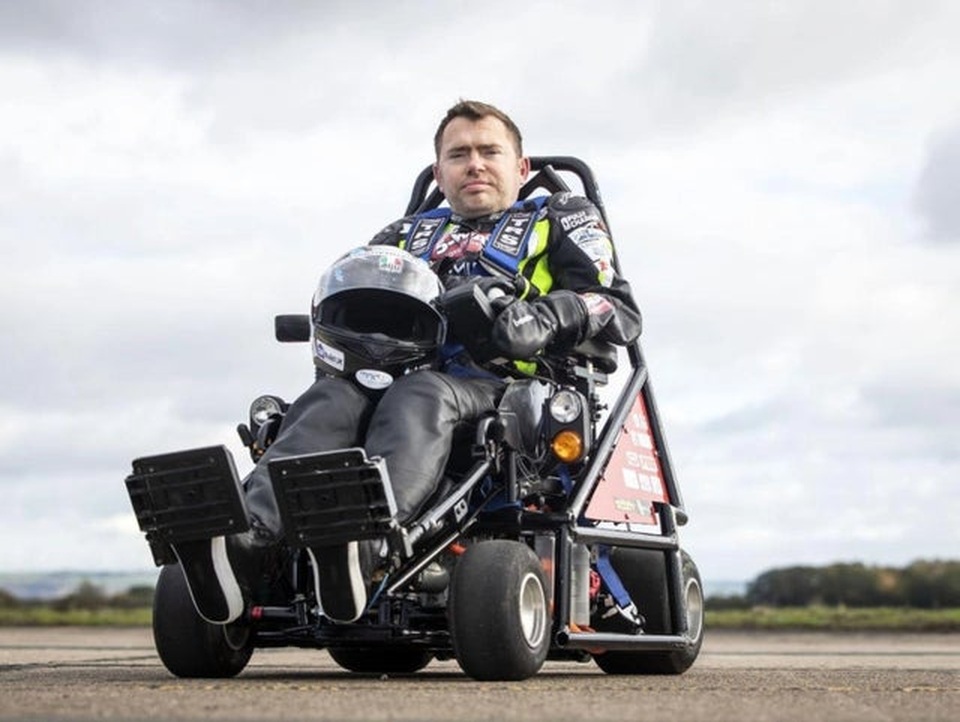 Kỹ sư biến thùng rác thành xe đua đạt vận tốc 73 km/h - 2