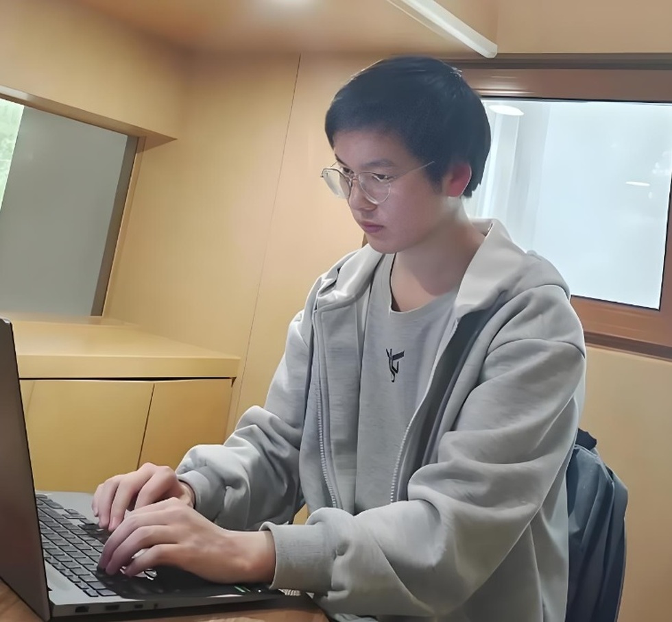 Chàng trai bê gạch từ chối lương cao, quyết về quê làm công chức - 2